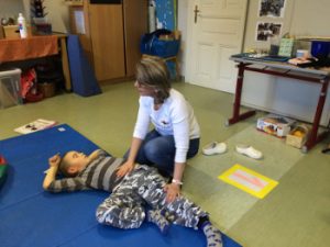 Samurai Shiatsu Behandlung für Kinder an der ASO / ZIS Hollabrunn